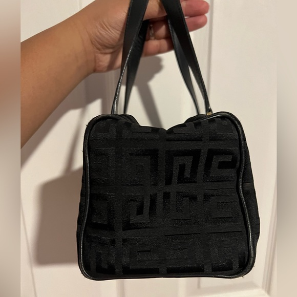 Authentic Give nchy handbag - Picture 3 of 13